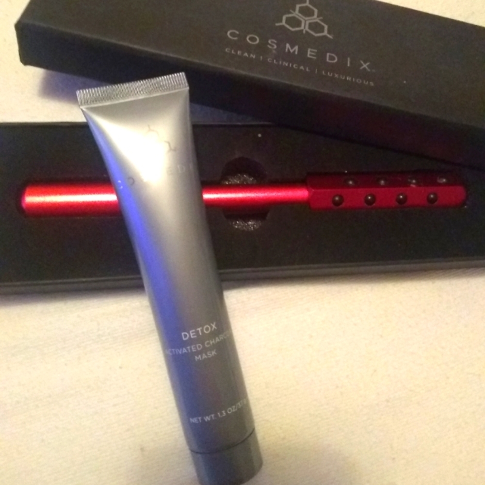 💜2 for $25💜🆕Cosmetic Face Roller & Detox Mask🆕